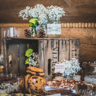 Dekoracja słodkiego stołu