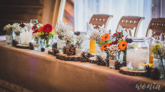 Rustykalna dekoracja stołu prezydialnego, Dworek Góralski - Łodygowice