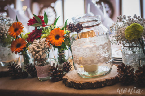 Rustykalna dekoracja stołu prezydialnego, Dworek Góralski - Łodygowice