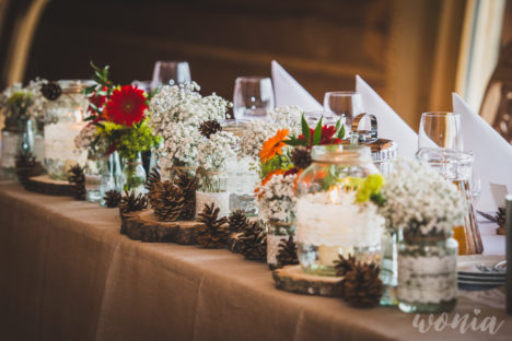 Rustykalna dekoracja stołu prezydialnego, Dworek Góralski - Łodygowice