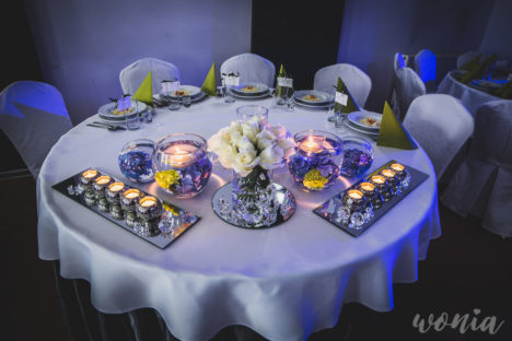 Dekoracja stołu prezydialnego